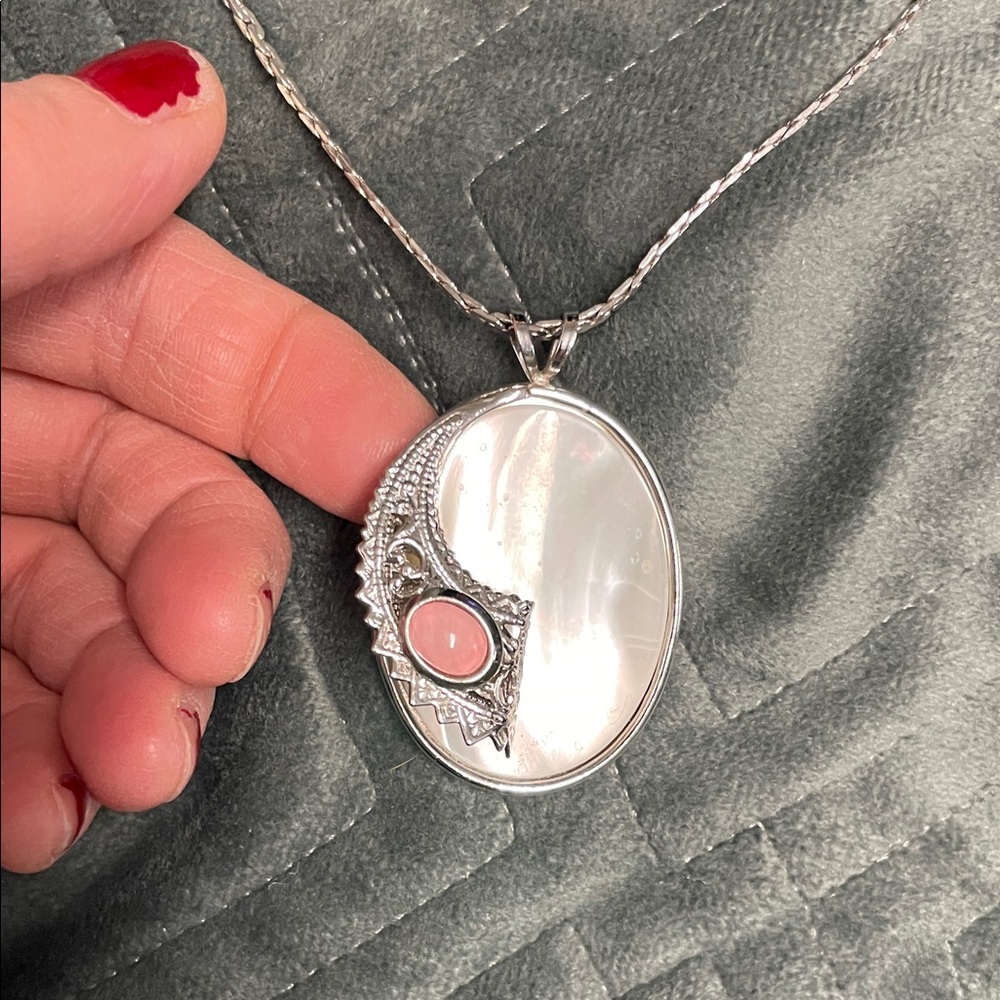 Vintage Sarah Coventry Elegant Silver and Pink Pendant Necklace